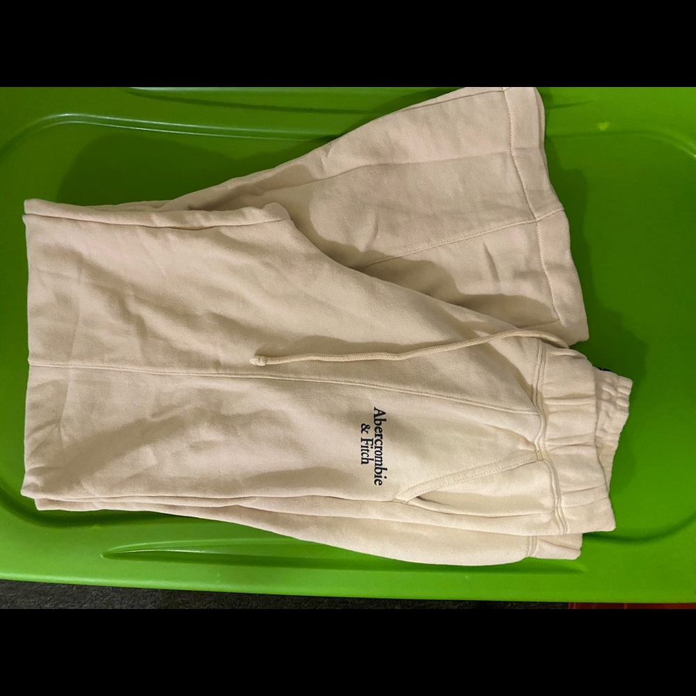 Men’s A&F soft sweats size medium